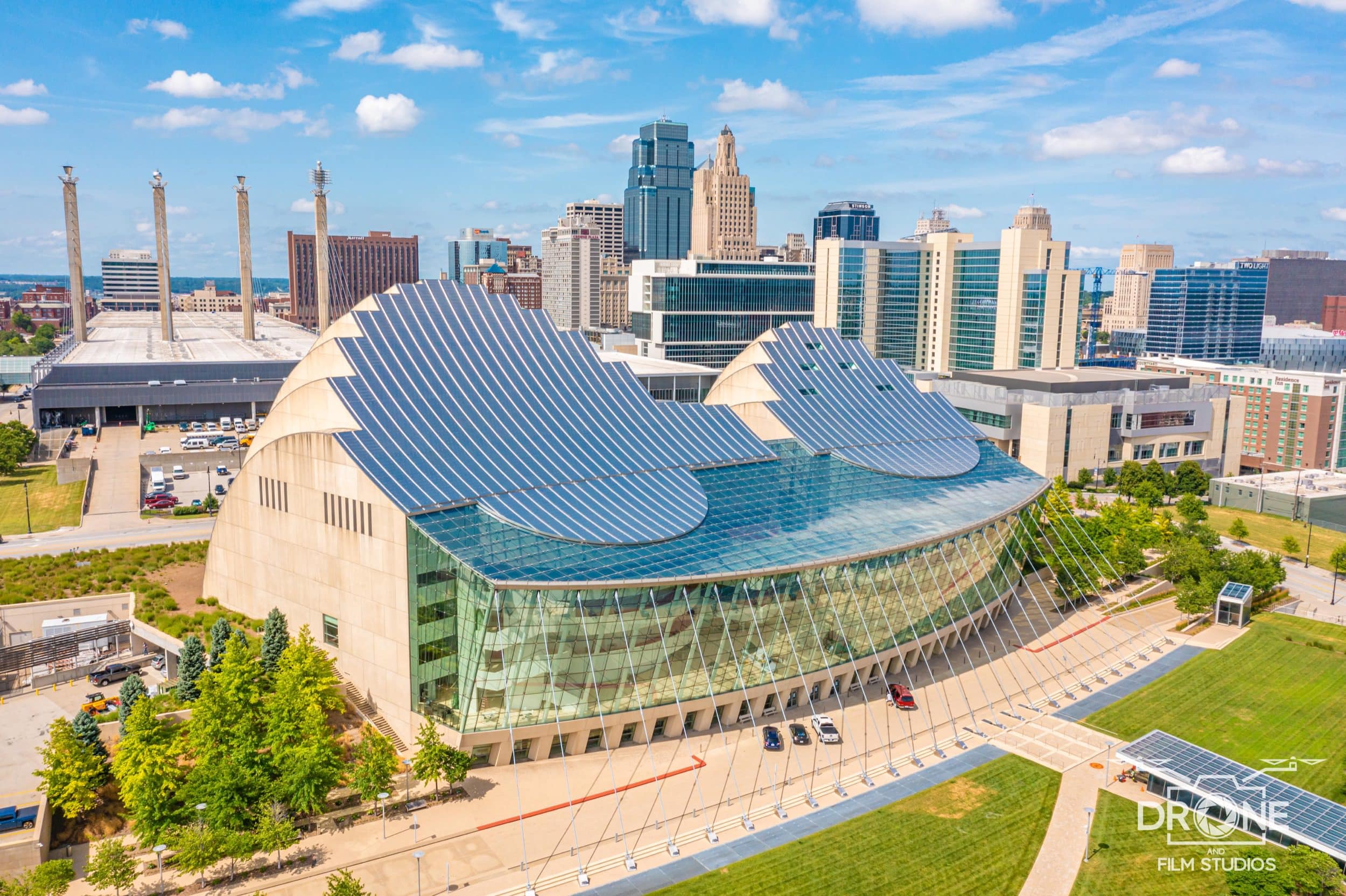 KAUFFMAN CENTER FOR THE PERFORMING ARTS CLAD IN GB-60 STAINLESS STEEL.