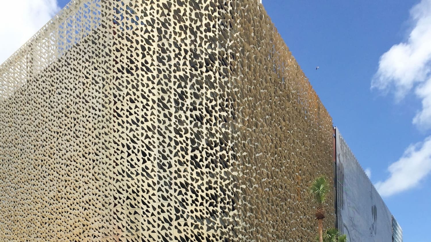 Street View of the Leong Leong facade on the City View Garage.