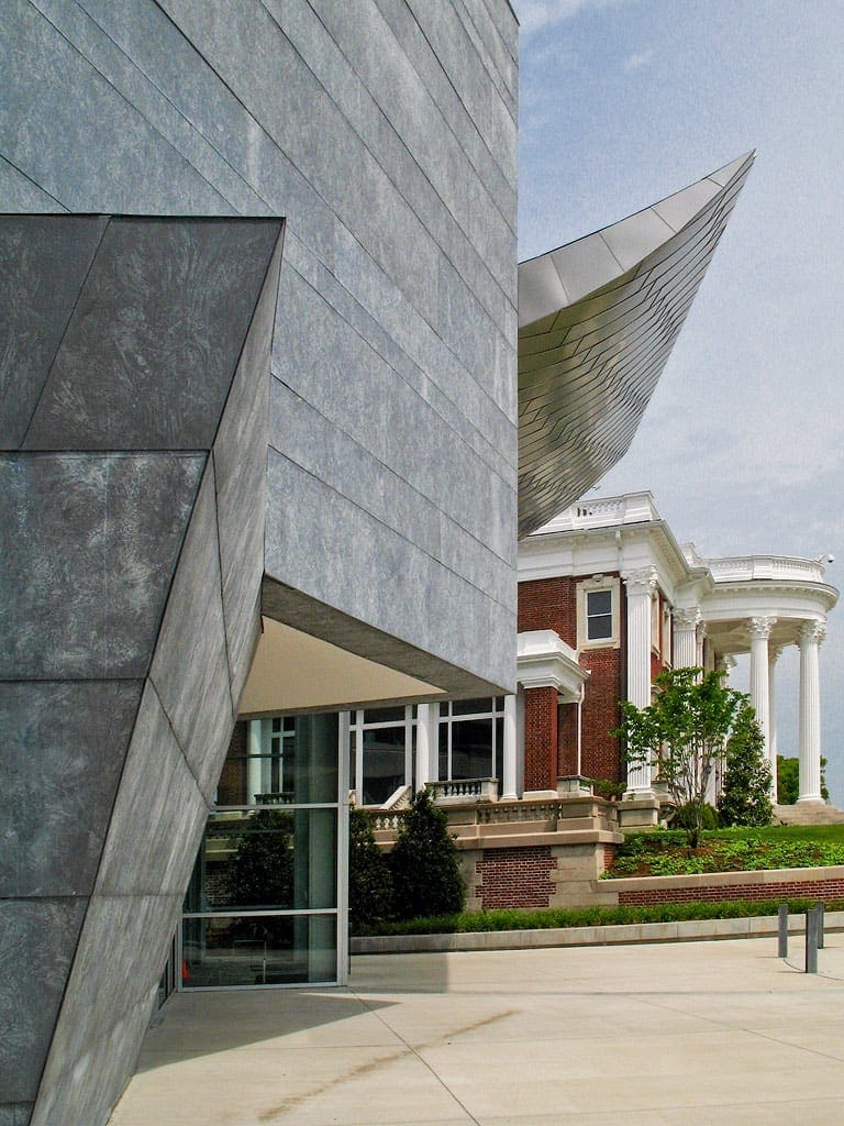 Detail of the New Hunter Museum entrance.
