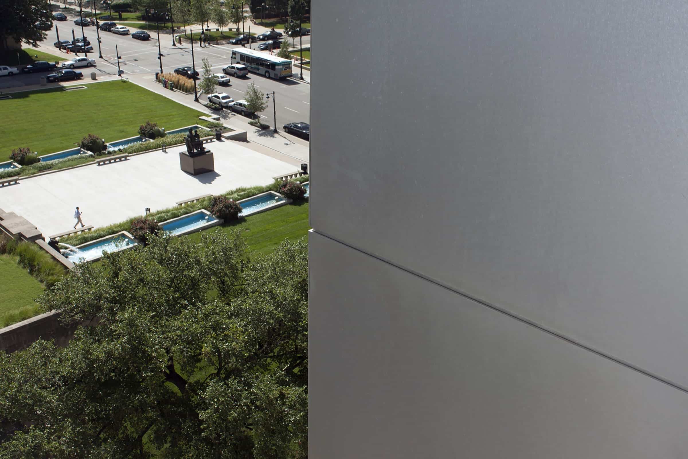 Detail of the stainless steel fins with Angel Hair® Stainless Steel.