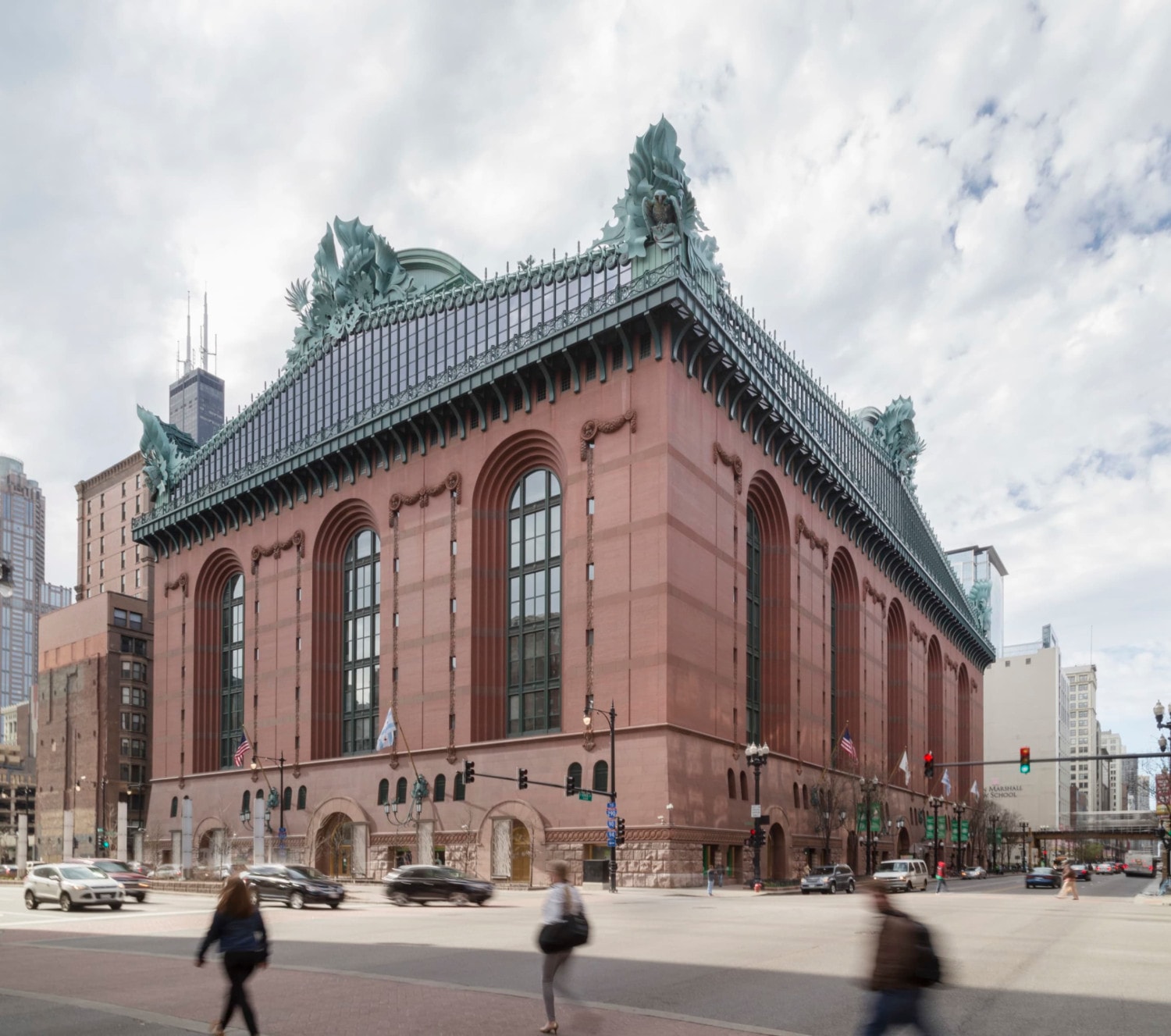Harold Washington Library photographed in 2015, twenty-five years after manufacturing.