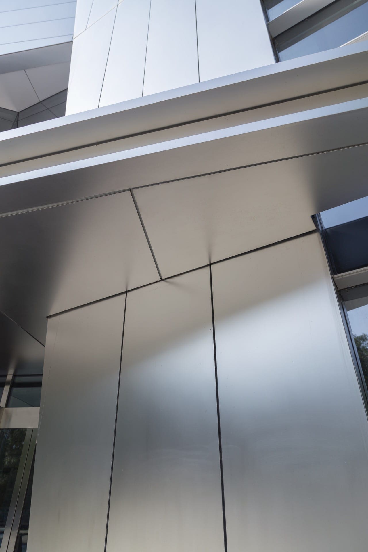 Stainless steel plate panel system developed by Zahner for IBM Headquarters.