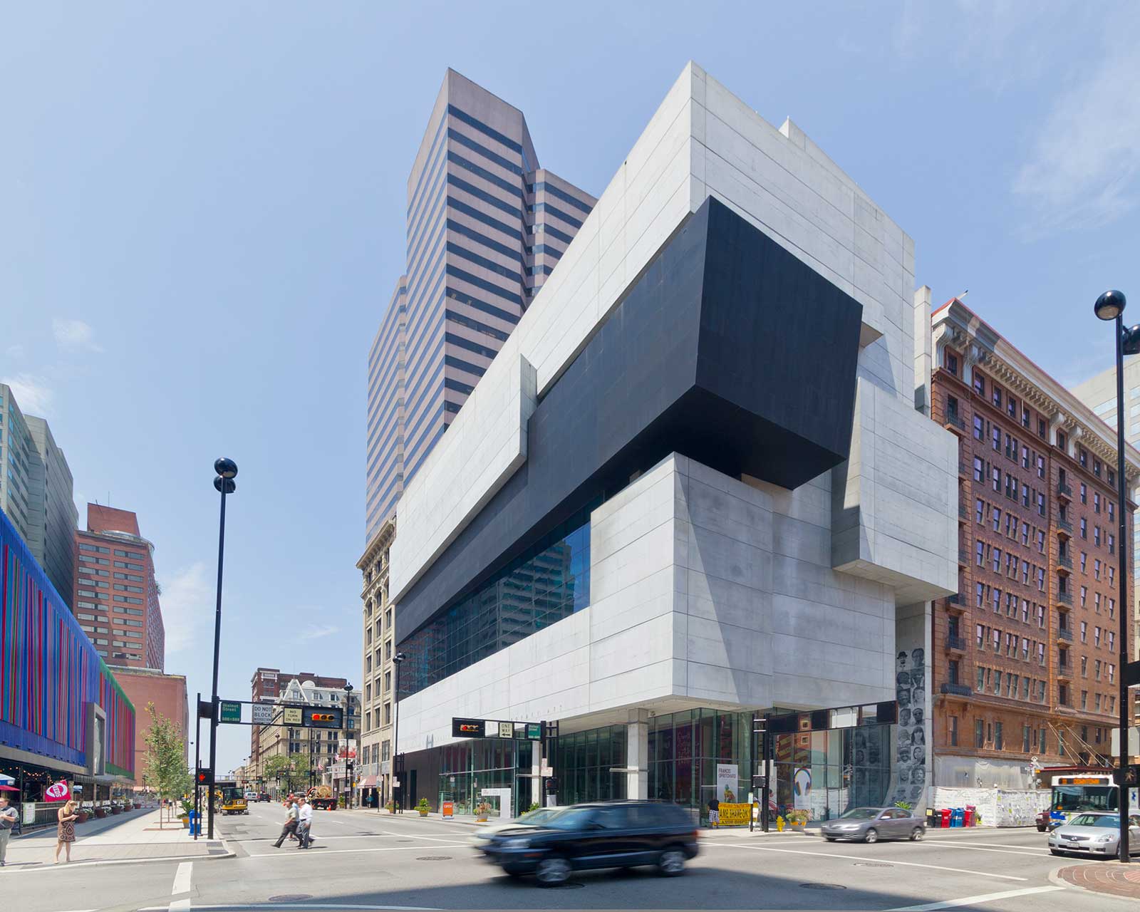 Southeast view of the Rosenthal Center for Contemporary Art.