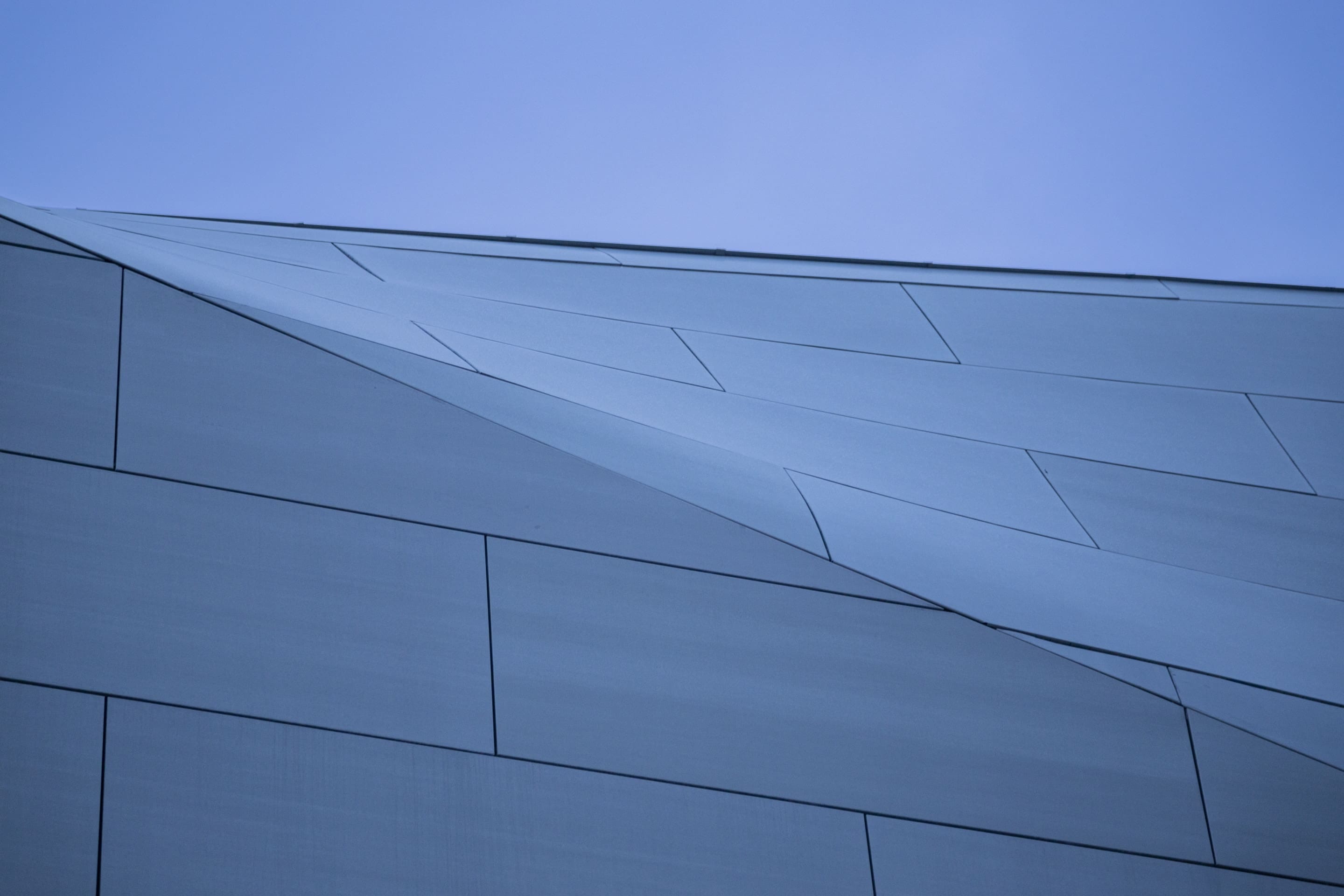 Zahner Internal Fin System (ZIFS) provided for complex geometry and zinc panel supports