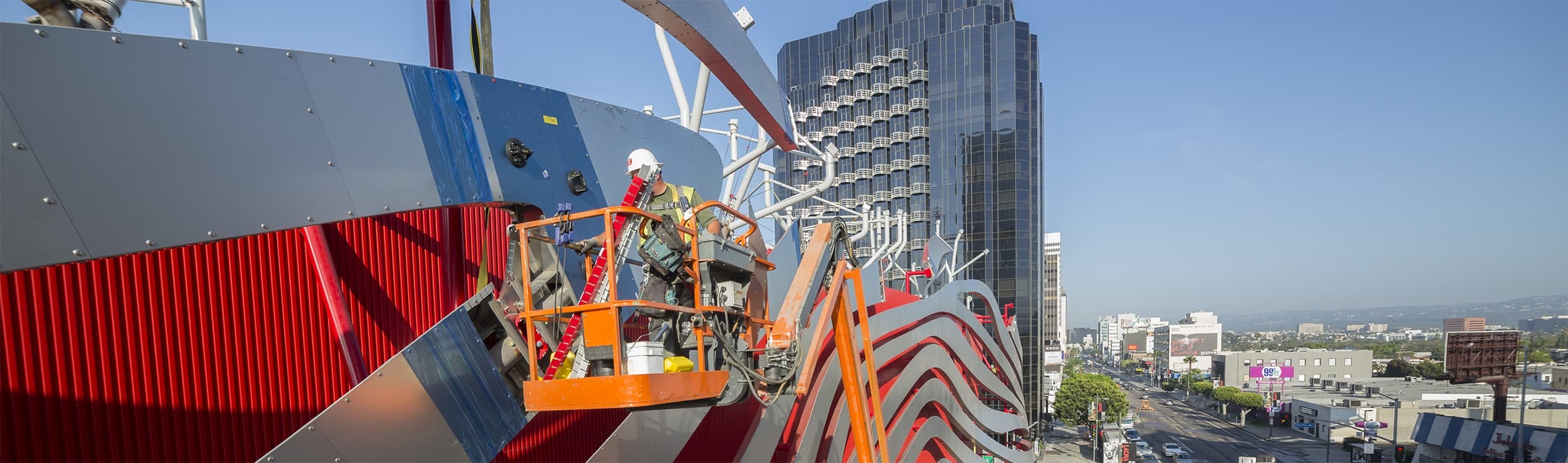petersen-museum-construction-3284 Example of a complex Zahner field installation at The Petersen Automotive Museum in Los Angeles, designed by KPF.