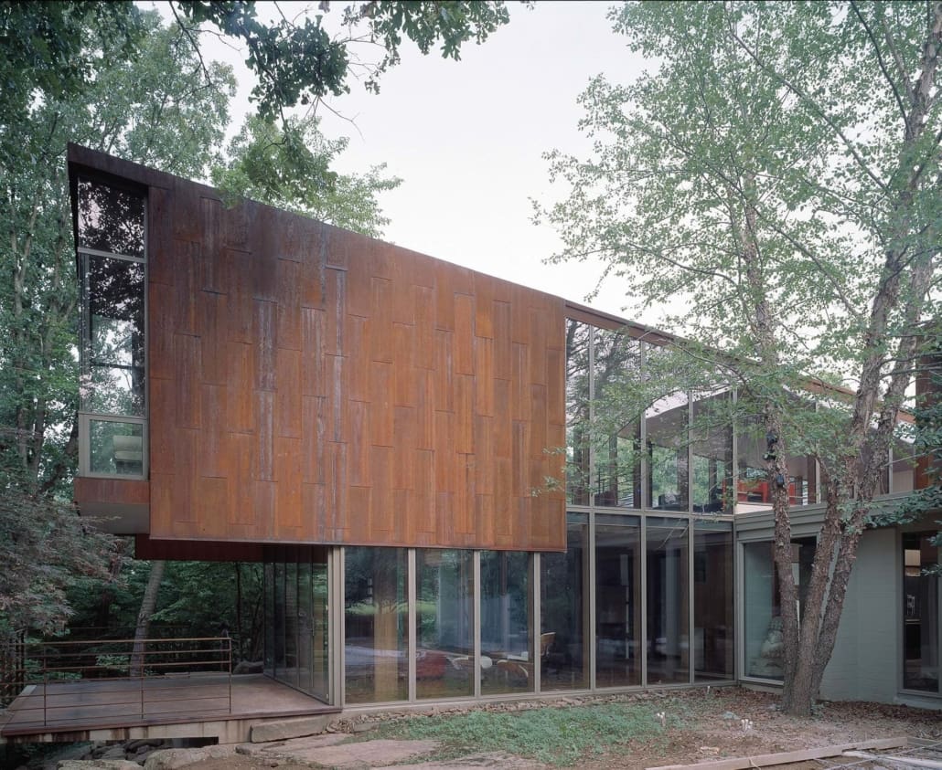 Marlon Blackwell Architects' Arkansas House features a preweathered weathering steel facade system.