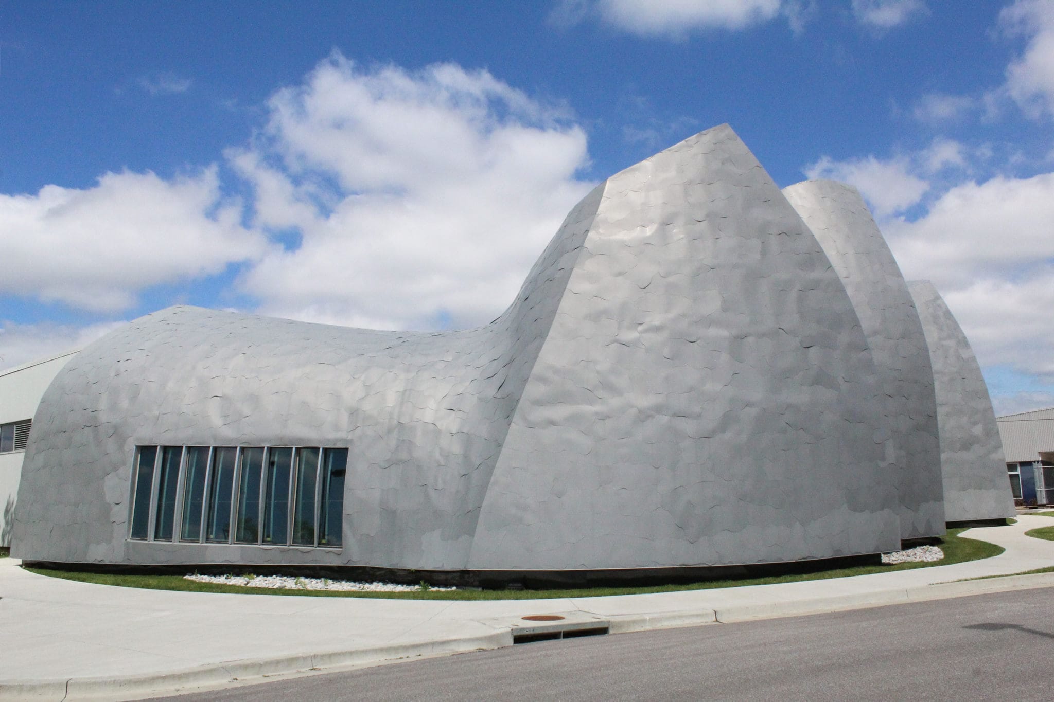 IMG_1428 The Zahner headquarters expansion designed by Crawford Architects features approx. 2,500 amorphous zinc cladding panels.